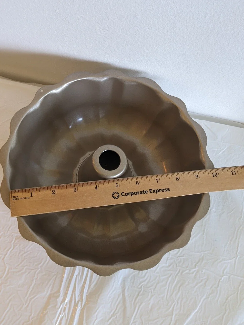 Vintage Fluted Tube Cake  Medium Brown Metal Mold Ring Cake Pan 9.5